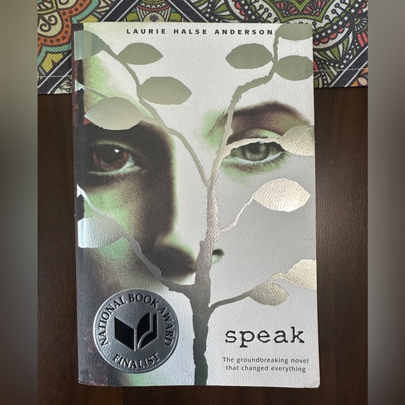 Other - Speak Novel by Laurie Halse Anderson